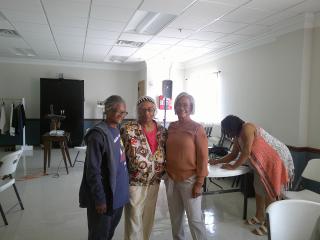 Group of older adults who participated in digital literacy training.